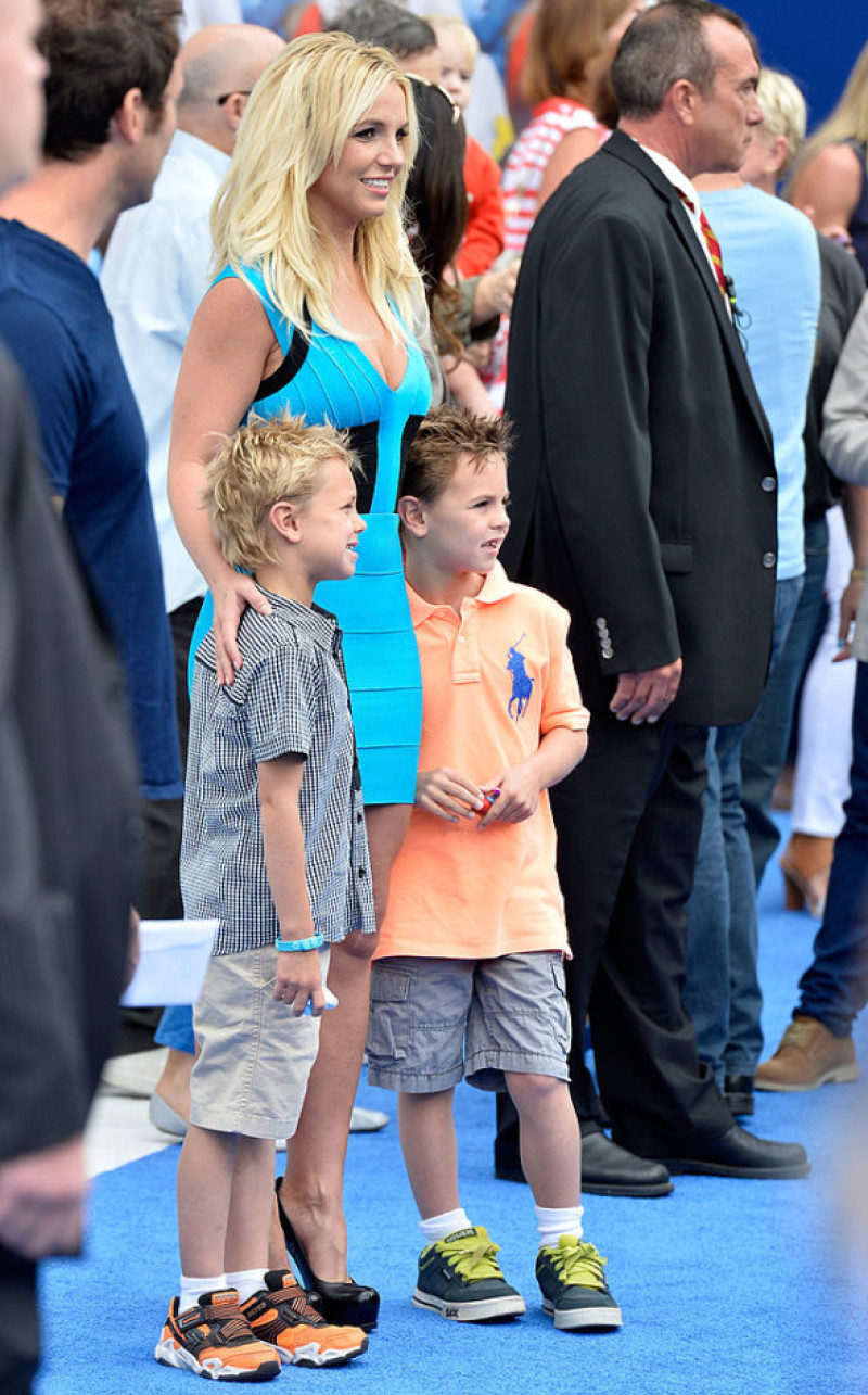 Premiere Of Columbia Pictures' "Smurfs 2" - Arrivals