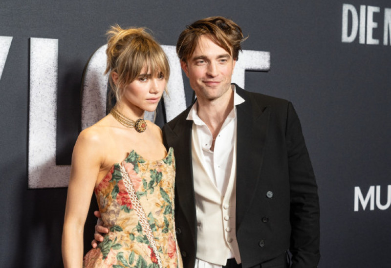 Robert Pattinson și Suki Waterhouse