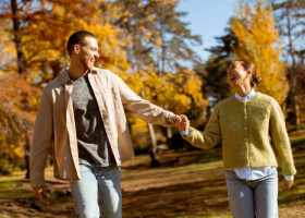 Horoscopul iubirii pentru luna noiembrie 2025. Racii pot transforma prietenia în dragoste, Leii caută claritate în relații