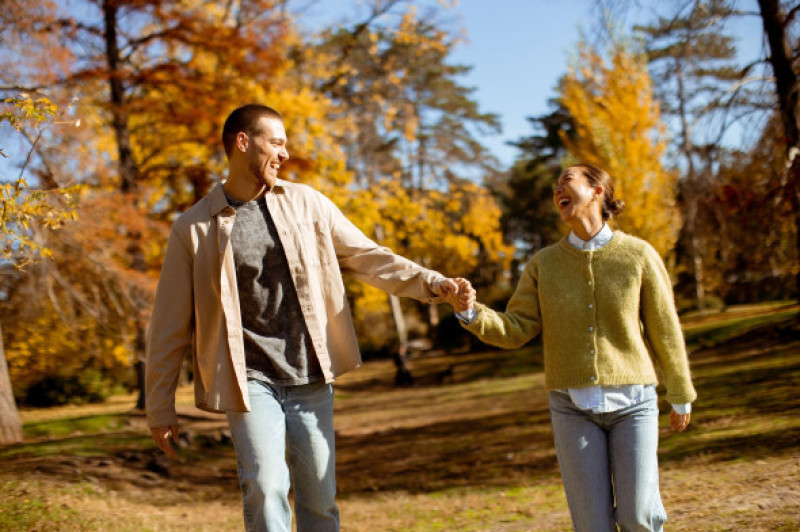 cuplu fericit, relatie, iubire
