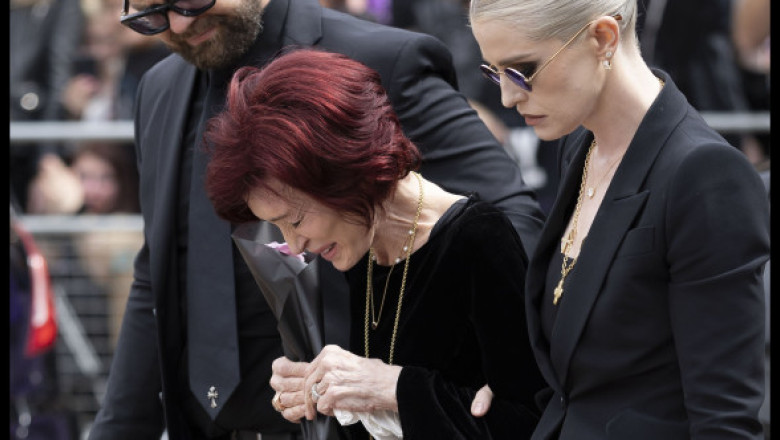 Kelly Osbourne, devastată după moartea tatălui său: „Am dormit cu mama două luni. Nu știu cum să trăiesc fără el”