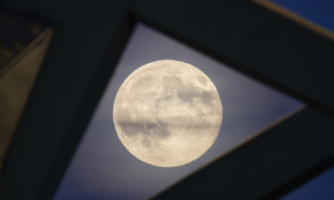 Lună Plină pe 4 decembrie 2025. Schimbări bruște în viața a trei zodii