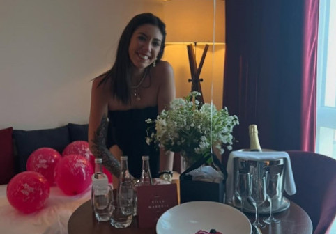 Diagnosticată cu cancer cerebral terminal la doar 27 de ani. Tumora era cât o minge de golf, dar după un an, totul s-a schimbat