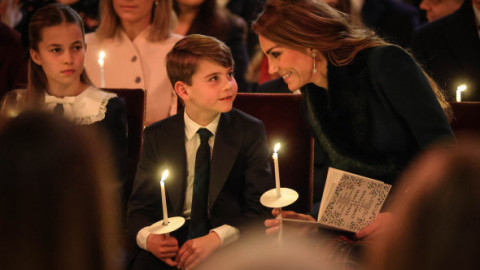 Prințul Louis, copia fidelă a lui Kate Middleton, a fost în centrul atenției la slujba de Crăciun. Momentul lor a devenit viral