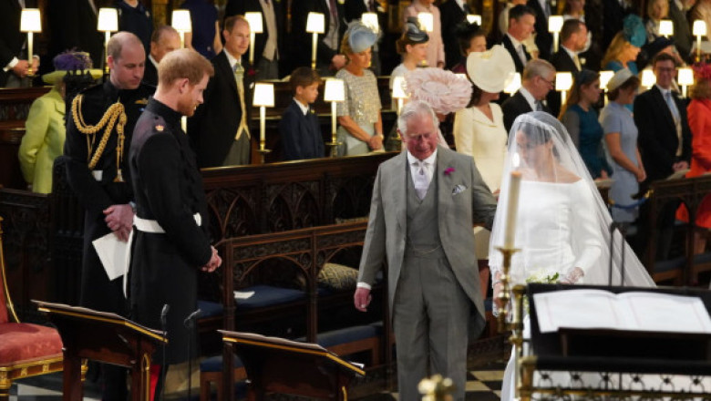 Meghan Markle l-a lăsat fără cuvinte pe regele Charles în ziua nunții ei cu prințul Harry. Ce i-a spus înainte să o conducă la altar