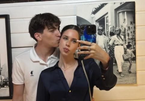 Violeta Bănică și iubitul ei, George, au sărbătorit doi ani de relație. Andreea Marin a fost prima care a reacționat