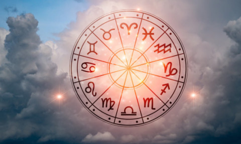 Trei zodii favorizate de astre în 2026. Care sunt nativii care își vor schimba complet viețile și vor avea succes deplin