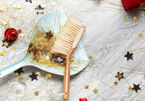 De ce nu ai voie să mături în Ajunul Crăciunului? Tradiția pe care puțini o mai respectă astăzi