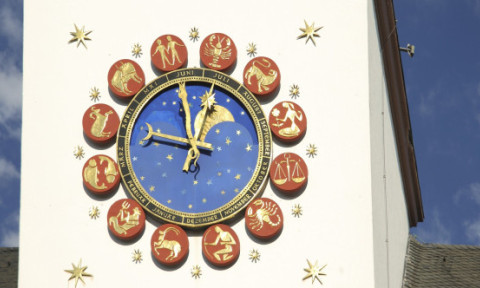 Patru zodii vor avea parte de o confruntare dură cu realitatea. Aprilie cere onestitate și curaj