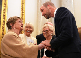 Momentul când prințul William întreabă o femeie de 100 de ani care este secretul longevității. I-a lăsat pe toți fără cuvinte