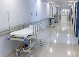 Un bărbat a mers la medic 24 de ori într-un an înainte de a fi diagnosticat cu cancer. Ce s-a întâmplat la doar 12 zile după verdict