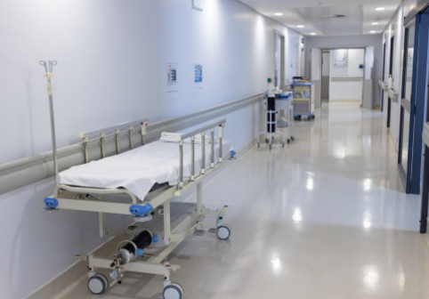 Un bărbat a mers la medic 24 de ori într-un an înainte de a fi diagnosticat cu cancer. Ce s-a întâmplat la doar 12 zile după verdict