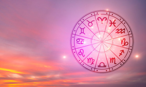 Venus se aliniază cu Pluto pe 28 aprilie, iar adevăruri ascunse ies la iveală. Zodiile care primesc mesaje importante de la Univers