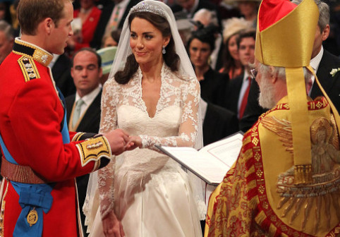 William și Kate, 15 ani de căsnicie. Imagini de colecție și povestea rochiei care a rămas în istorie. Cum a început totul în Scoția