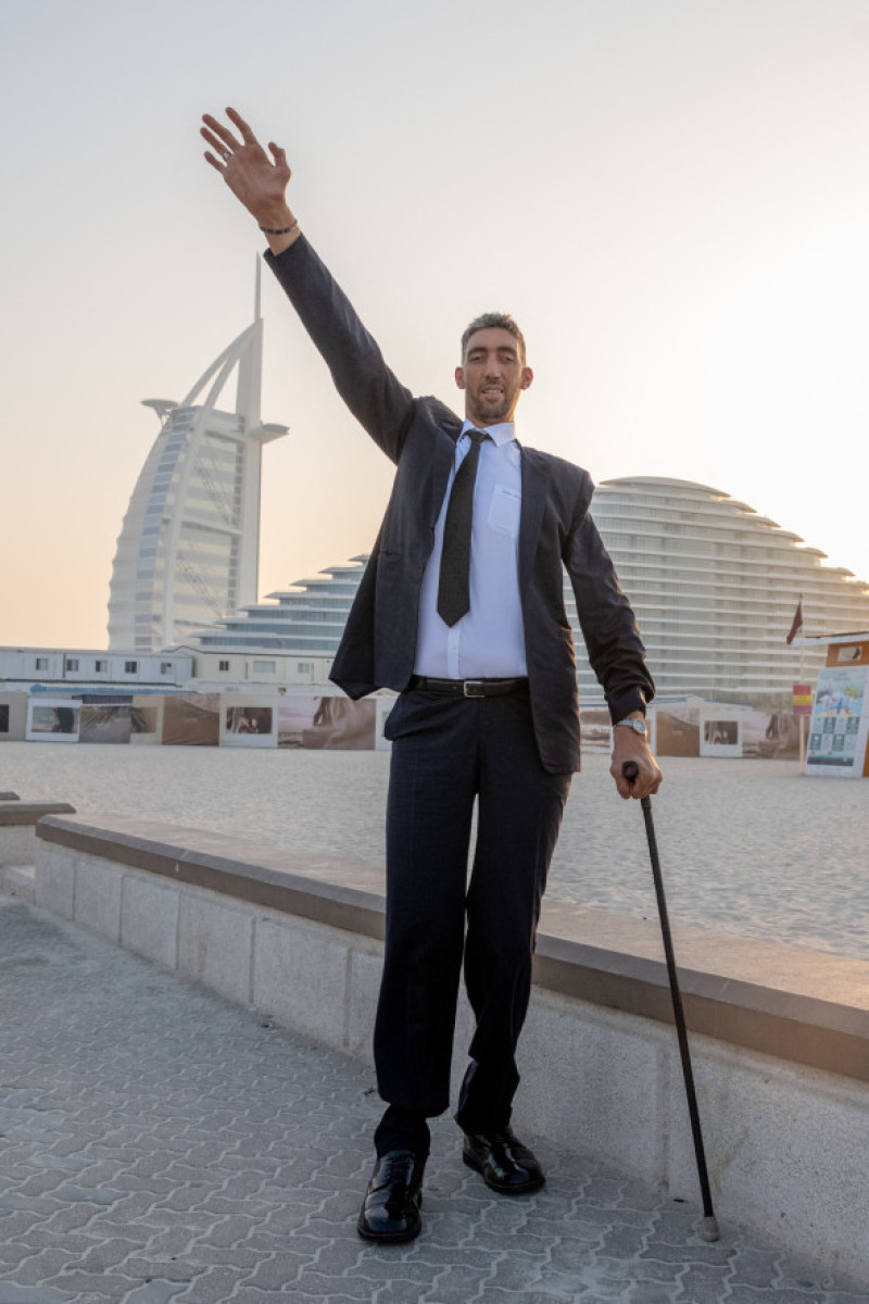 “World's tallest living man” Sultan in UAE