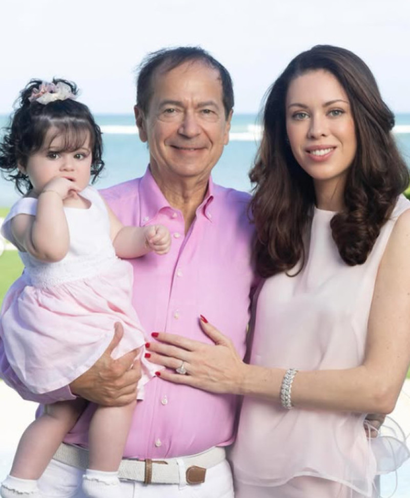 Alina de Almeida si John Paulson (1)