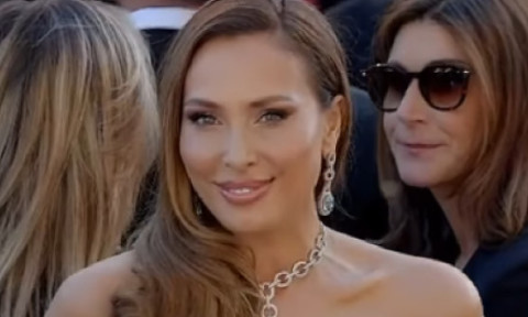Zâmbet de Hollywood, rochie de prințesă. Iulia Vântur, emoții și o apariție de poveste la Cannes 2026, în postura de actriță