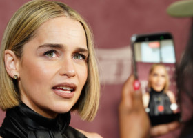 "Ani la rând am simțit că am păcălit moartea și că va veni să mă găsească". Emilia Clarke, despre lupta care i-a schimbat viața