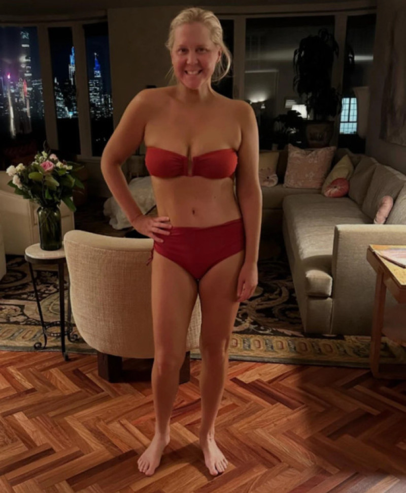 Amy Schumer in costum de baie (4)