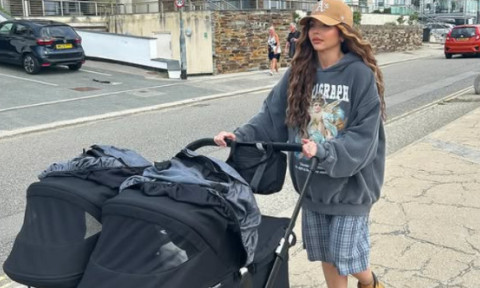 Solista ale cărei fiice suferă de o boală rară dă totul pentru ele: "Ni s-a spus că s-ar putea să nu trăiască mai mult de doi ani"