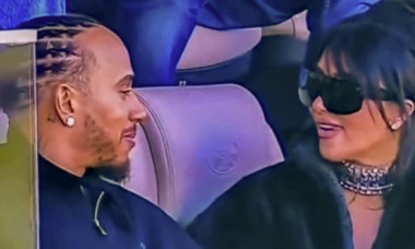 Kim Kardashian și Lewis Hamilton, sărut pasional la Super Bowl. Vedeta și pilotul de Formula 1 nu-și mai ascund relația