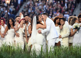 Cine sunt tinerii care s-au căsătorit cu adevărat în timpul show-ului lui Bad Bunny de la Super Bowl. Îl invitaseră pe artist la nuntă