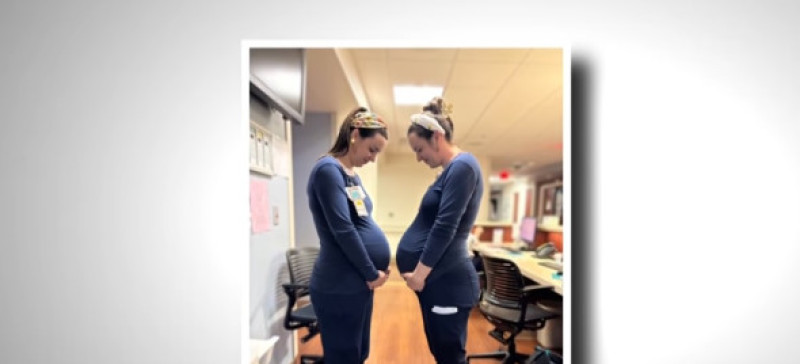 Surorile gemene au fost însărcinate în același timp