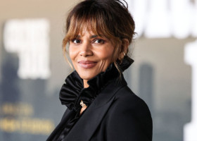 Halle Berry dezvăluie cum a știut că Van Hunt este „alesul”. Actrița și-a etalat cu mândrie inelul de logodnă la premiera Crime 101