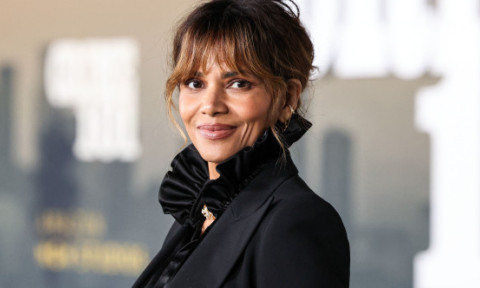 Halle Berry dezvăluie cum a știut că Van Hunt este „alesul”. Actrița și-a etalat cu mândrie inelul de logodnă la premiera Crime 101