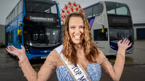 A câștigat două titluri de Miss, dar în viața de zi cu zi lucrează ca șofer de autobuz: „Trebuia să-i demonstrez tatălui că greșește”