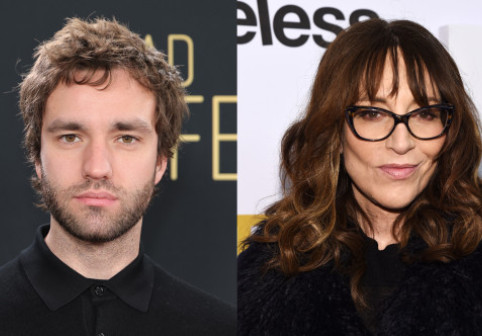 Fiul lui Katey Sagal, vedeta din „Familia Bundy”, este un actor în vogă. Jackson White, despre relația complicată cu tatăl său vitreg