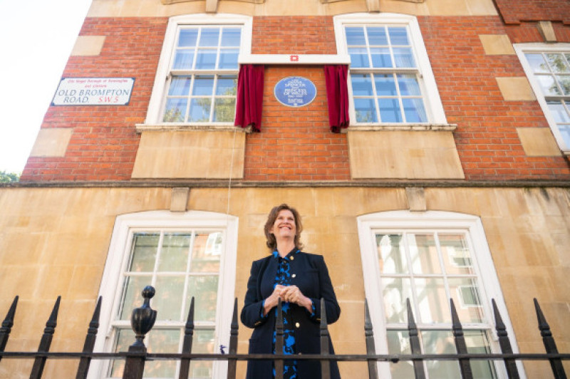 Princess Diana's former flatmate Virginia Clarke with an English Heritage blue plaque to Diana, Princess of Wales, outside Coleherne Court, Old Brompton Road, London. Picture date: Wednesday September 29, 2021.