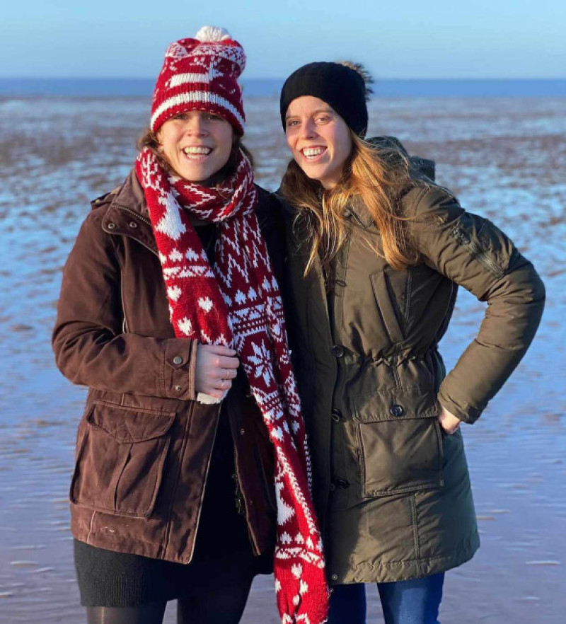 prințesele Eugenie și Beatrice