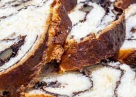 Rețetă de cozonac fără frământare pentru începători. Cum să-ți iasă delicios fără prea mare efort