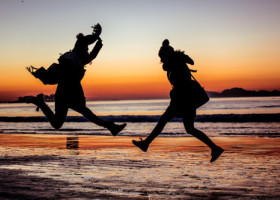 Vineri 13 nu e zi cu ghinion pentru ele. Viața începe să se îmbunătățească pentru trei zodii după 13 martie 2026