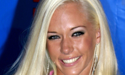 Cu ce se ocupă și cum arată azi, la 40 de ani, Kendra, fosta iubită a lui Hugh Hefner: " Am trăit 20 de ani nebuni și haotici"