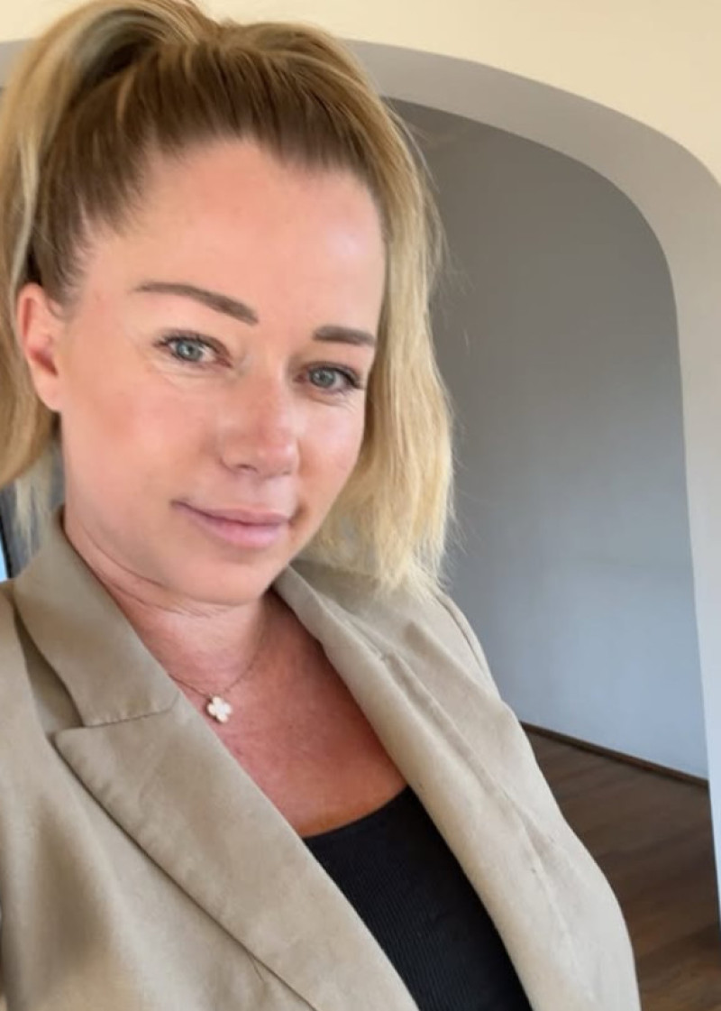 Kendra Wilkinson (4)