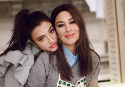 Cum arată fiica cea mică a Monicăi Bellucci. La doar 16 ani, Leonie Cassel a apărut pe coperta Vogue Italia