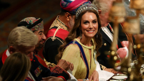 Kate Middleton, ca o rază de soare într-o rochie galbenă spectaculoasă. Prințesa a purtat și tiara preferată a prințesei Dianei