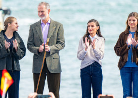 Regina Letizia a Spaniei, protagonista unui moment stânjenitor. A căzut pe puntea unei ambarcațiuni în timpul unei vizite oficiale