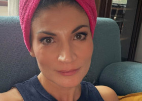Ioana Ginghină, procedură estetică la 49 de ani. Actrița s-a lăsat înțepată din cap până în decolteu: „Să le rezolvăm pe toate!”