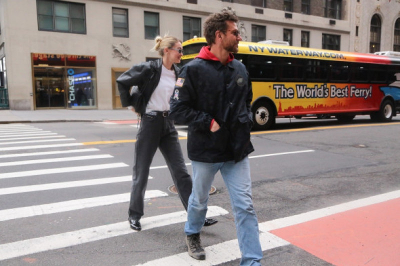*PREMIUM-EXCLUSIVE* Gigi Hadid and Bradley Cooper Radiate Joy as They Stroll Through Midtown, New York Together