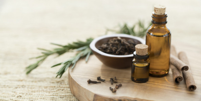Essential Oils with Rosemary, Cloves &amp; Cinnamon.