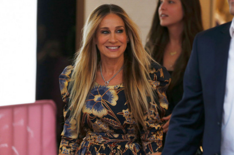Sarah Jessica Parker Greets Fans At Highpoint Shopping Centre