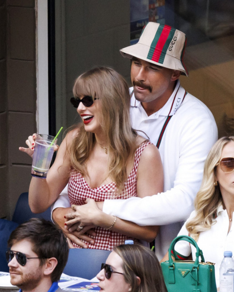 Taylor Swift and Travis Kelce put on a VERY loved-up display at the US Open