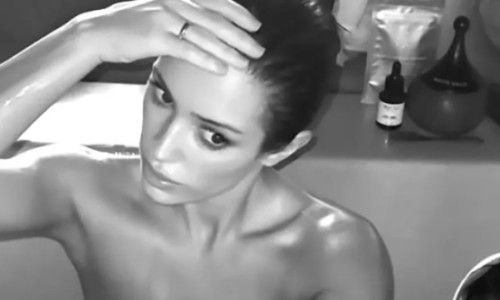 Bianca Censori, din nou goală pe Instagram. Soția lui Kanye West, acuzată de „indecență publică”