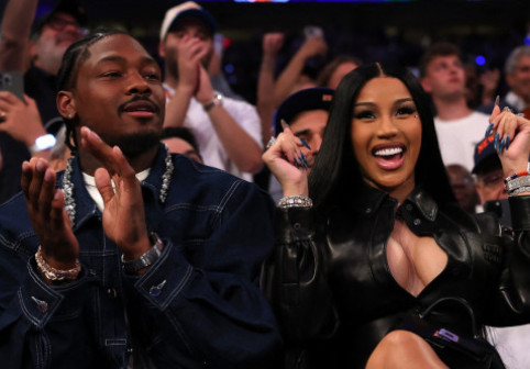 Cardi B, surprinsă de mână cu Stefon Diggs, după despărțirea de Offset
