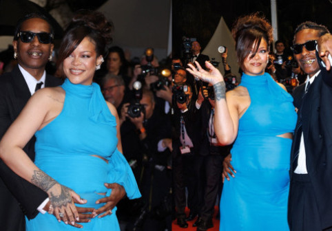 Rihanna își etalează burtica de gravidă într-o rochie albastră, alături de A$AP Rocky, pe covorul roșu de la Cannes 2025