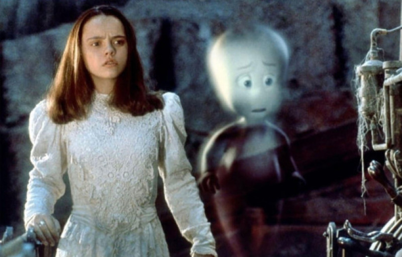 CASPER 1995 Universal Pictures film with Christina Ricci as "Kat" Harvey, Casper's love interest