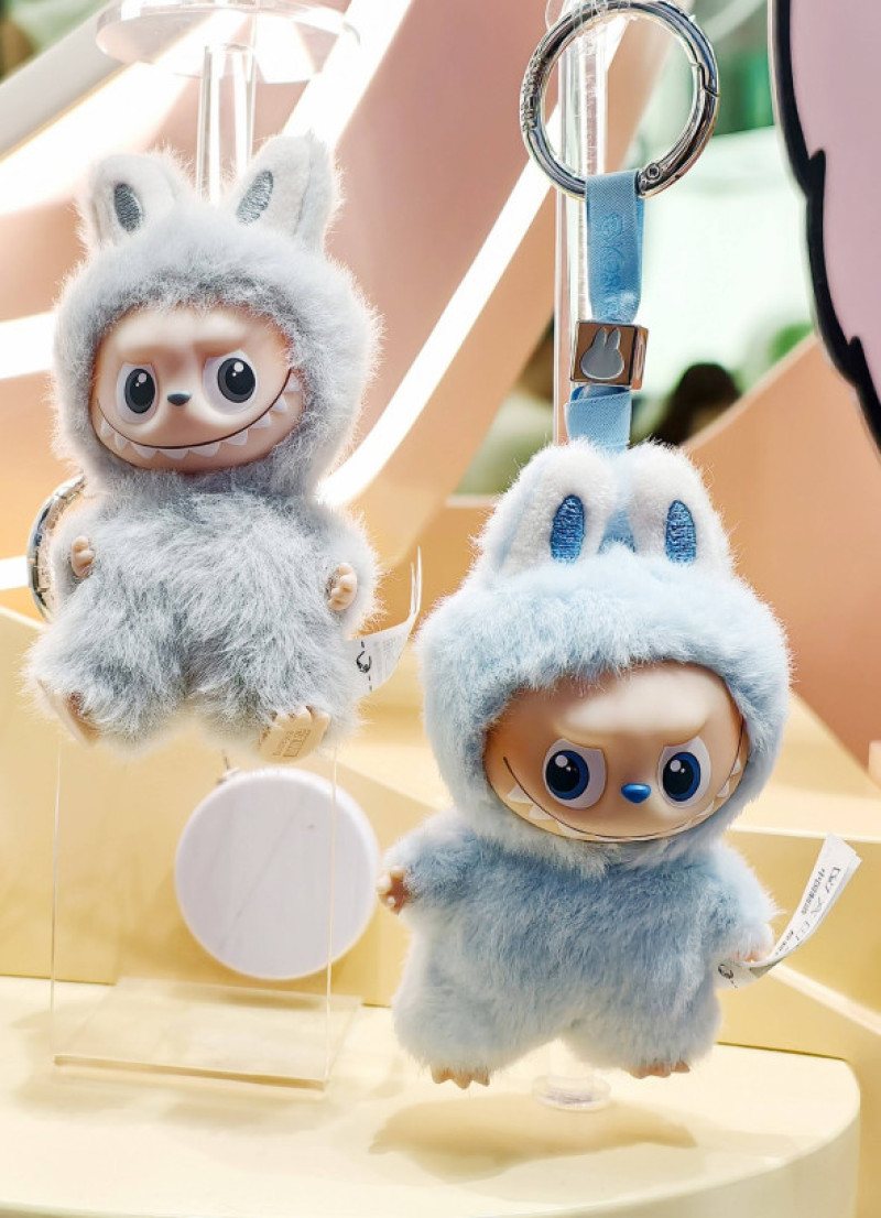 POP MART IP Labubu